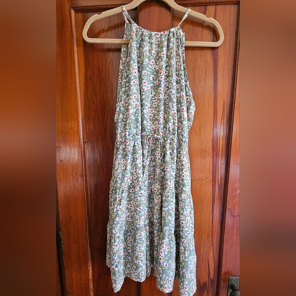 GRECERELLE Floral Tiered Maxi Dress in Sage Green and White. #297